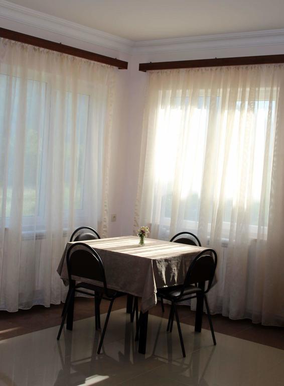 Family & Friends Guest House Dilijan Exterior foto