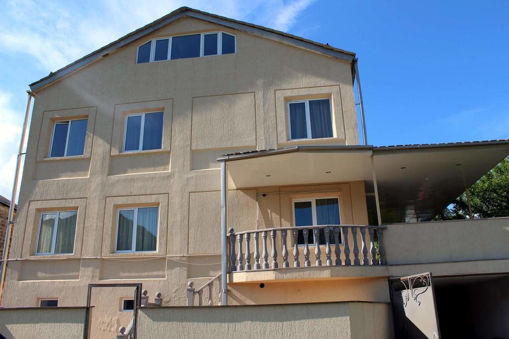 Family & Friends Guest House Dilijan Exterior foto